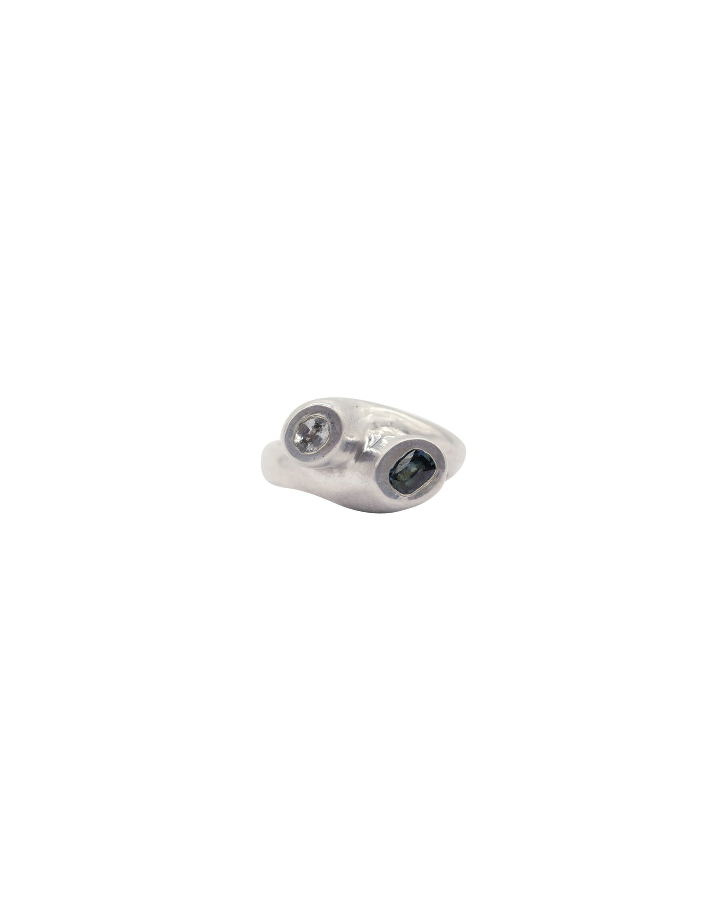 Disamara silver ring with two gems